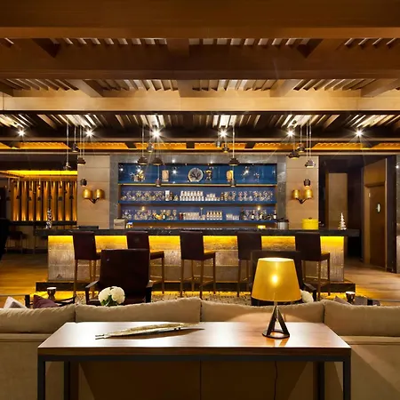 Hotel Magna Pivot
