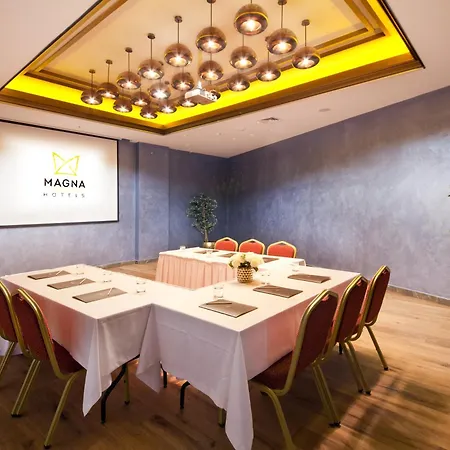 Magna Pivot 호텔 *